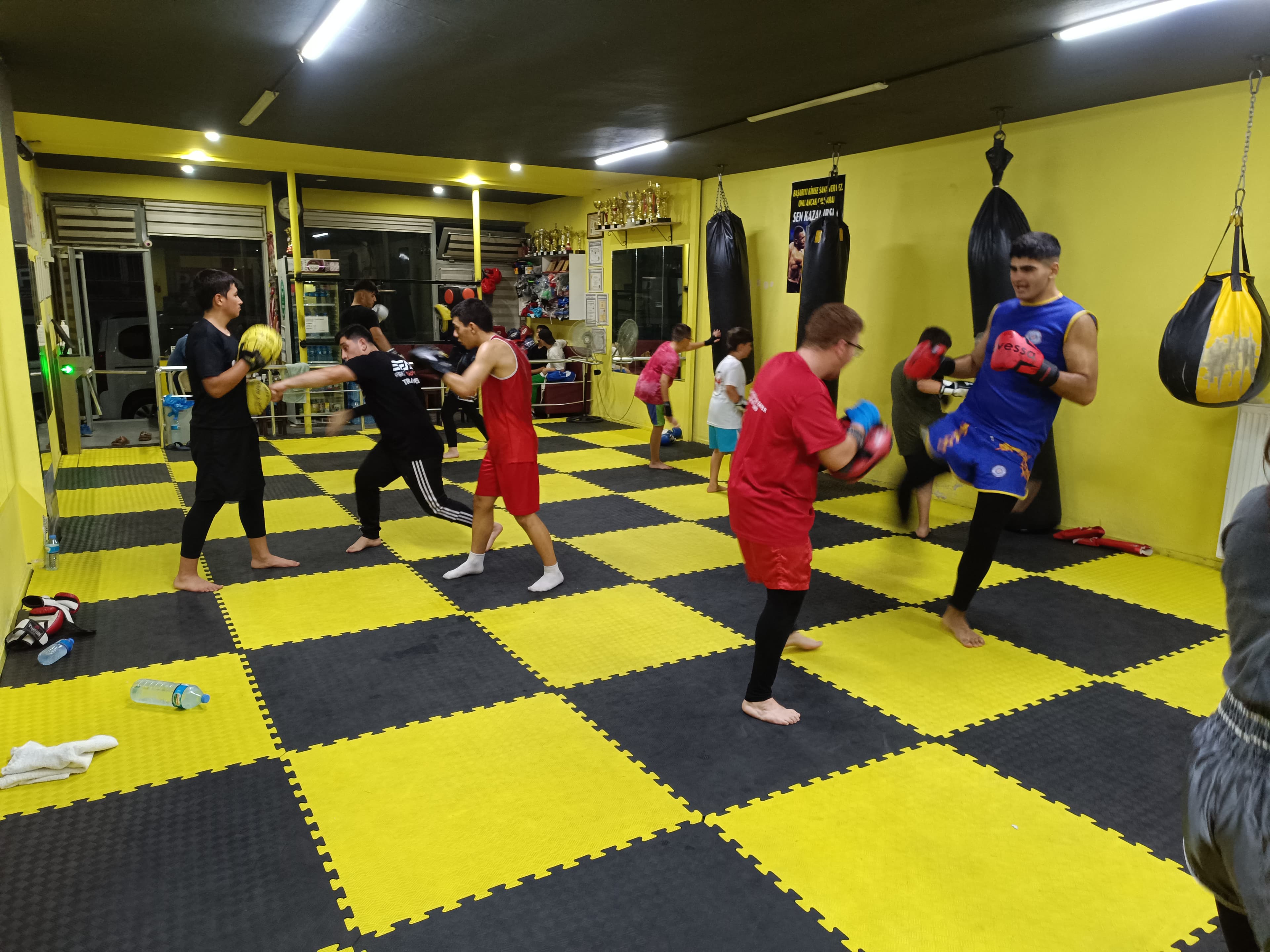 Bursa Kick Boks • Factory Sports Club Spor Kulübü logo