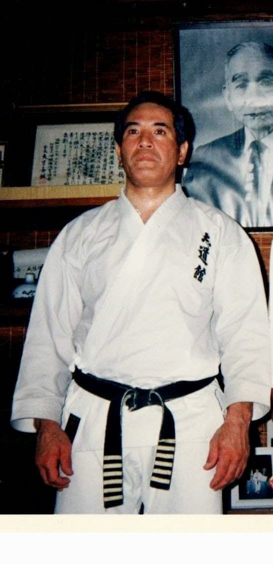 Escuela de Karate de Mendoza logo