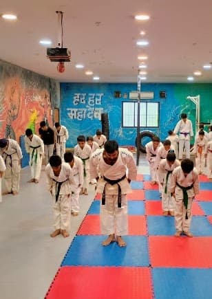 Main image of FIT AND FIGHT STATION - BALKUM BRANCH