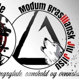 Modum Karateklubb og brasiliansk jiu jitsu logo